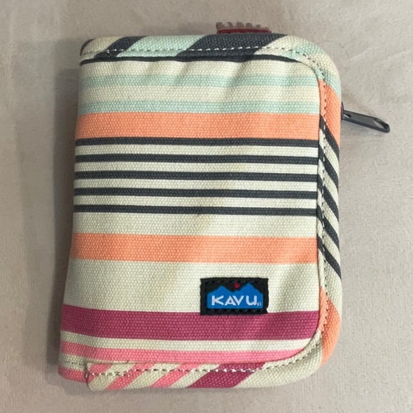 Kavu Striped Colorful Rope Bag with Wallet - Picture 6 of 11